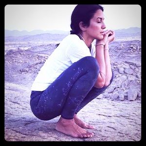 🌙✨ teeki stardust hot pants M like new 🦄